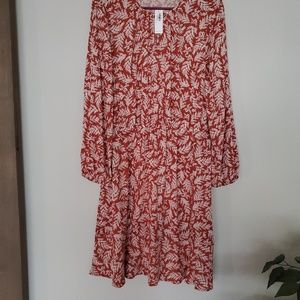 Waist defined keyhole dress